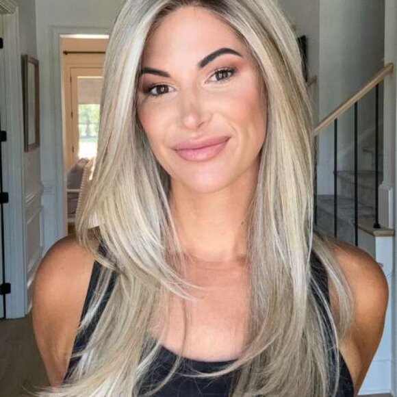 Raquel Welch Mesmerized Wig in SS Iced Cappucinno - Picture 7 of 8